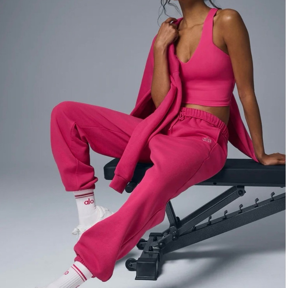 ALO Yoga Women's Accolade Joggers in RARE Pink Summer Crush Size S
